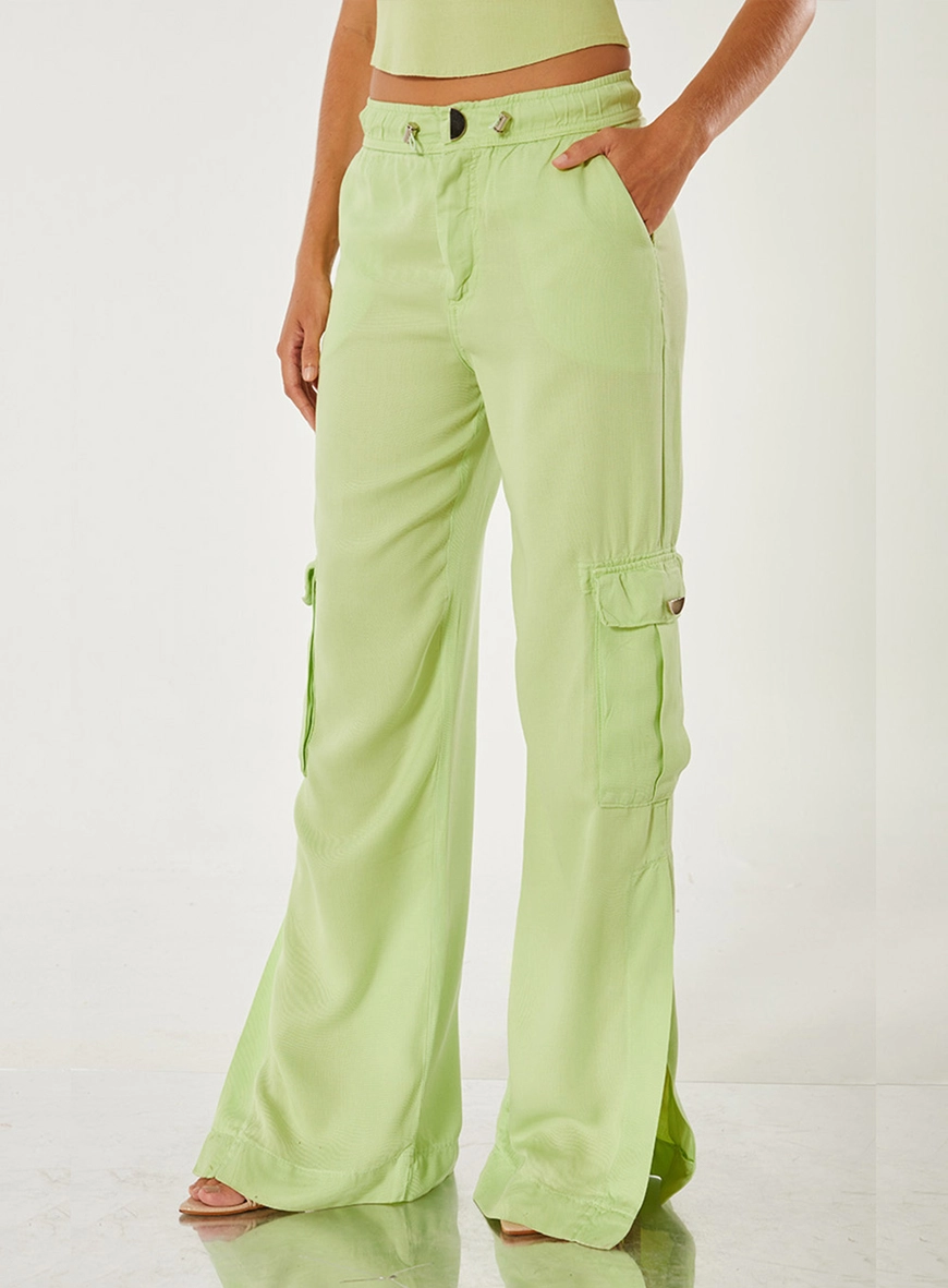 Calça Pantalona Com Bolsos Verde 3