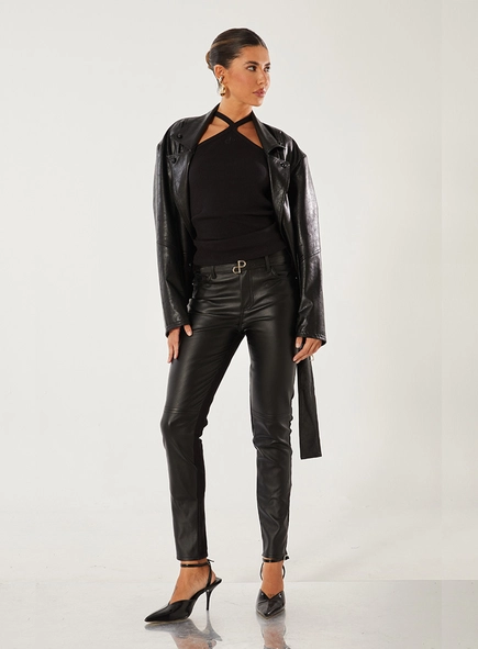 Calça Slim Em Couro Fake
