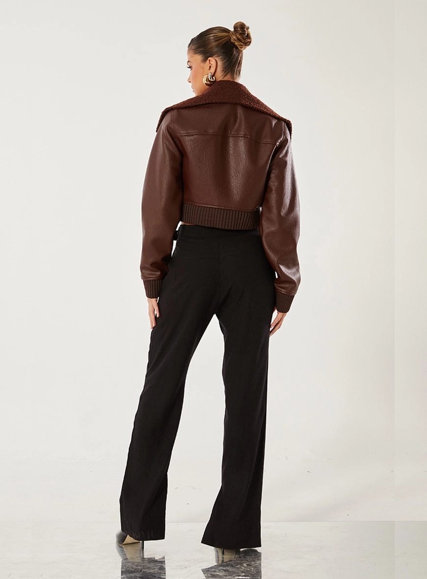Calça Alfaiataria Com Detalhe Em Cinto Preto 2