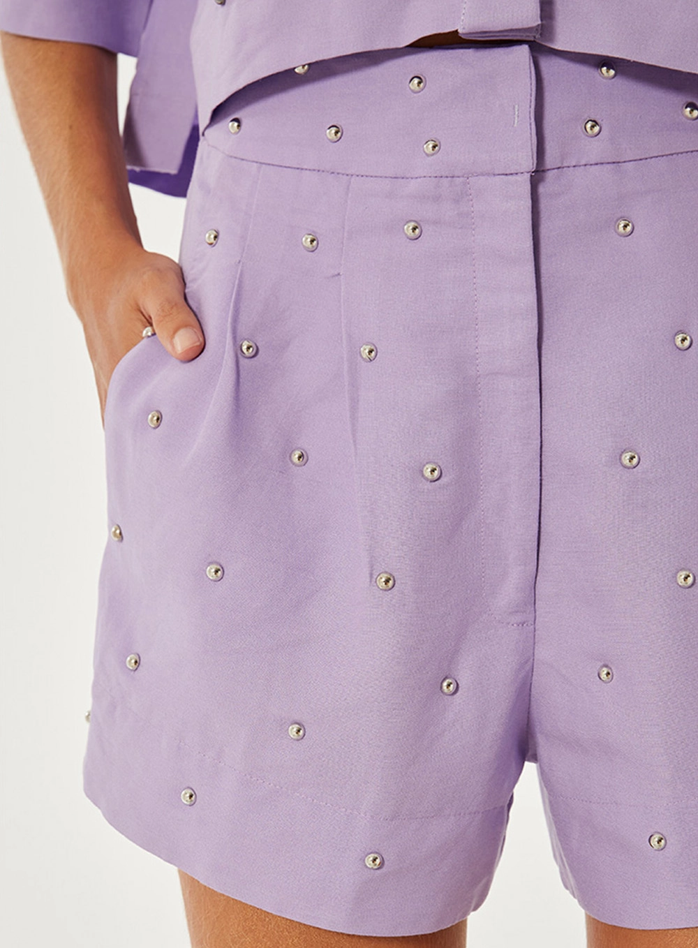 Short Alfaiataria Com Bordado Manual Lilás 3