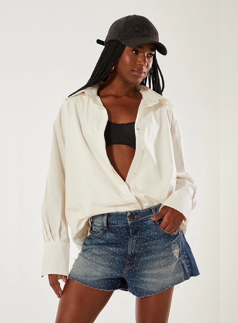 Short Jeans Thássia Com Aplicação Índigo 1