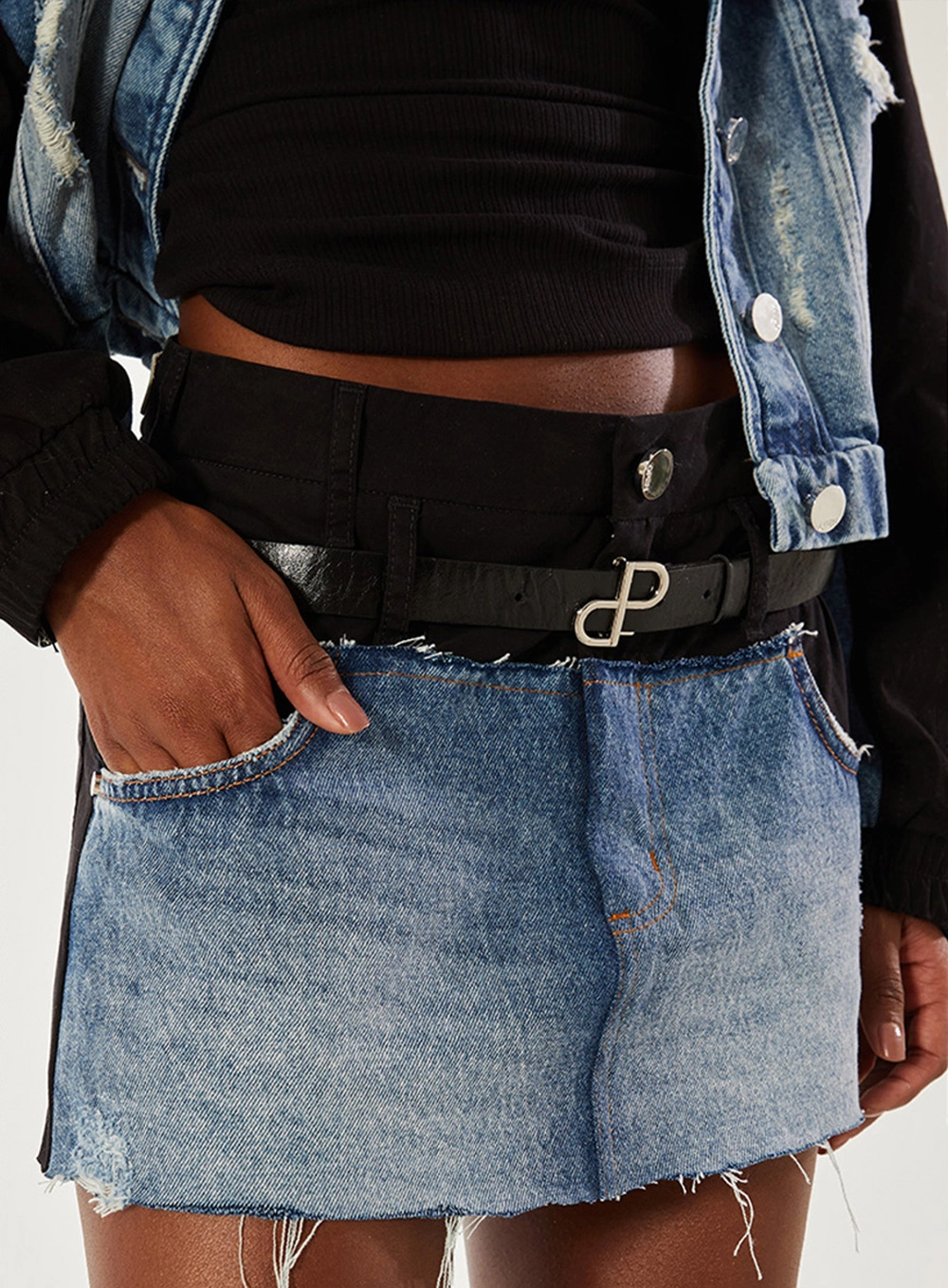 Saia Em Sarja Com Recortes Em Jeans Preto 3
