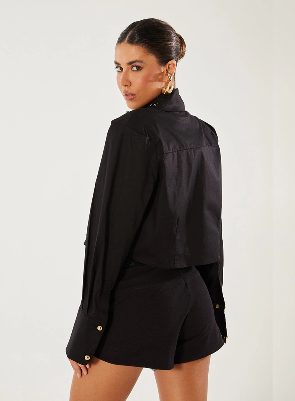Camisa Gola Dupla Com Bordado Manual Preto 2