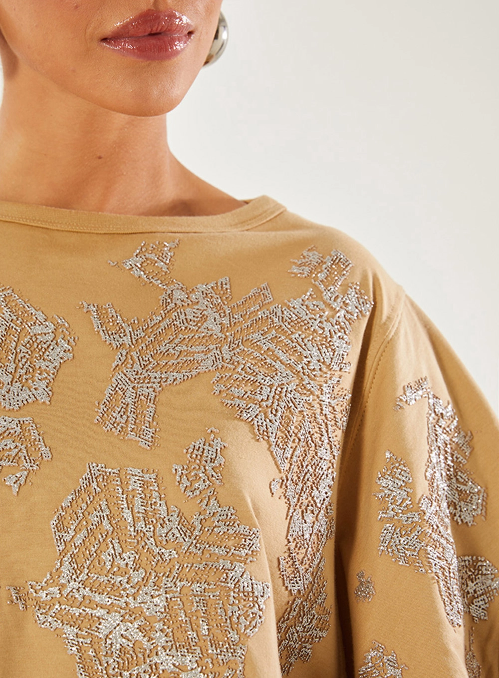 Blusa Ampla Assimétrica Bege 3