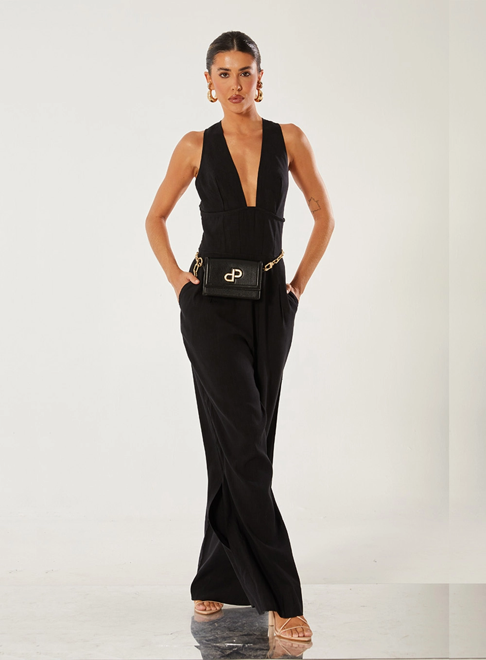 Macacão Pantalona Decote V Preto 1