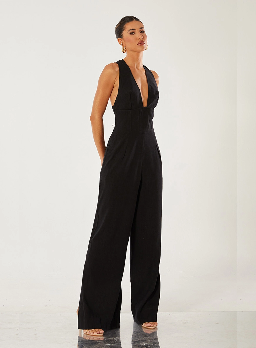 Macacão Pantalona Decote V Preto 3