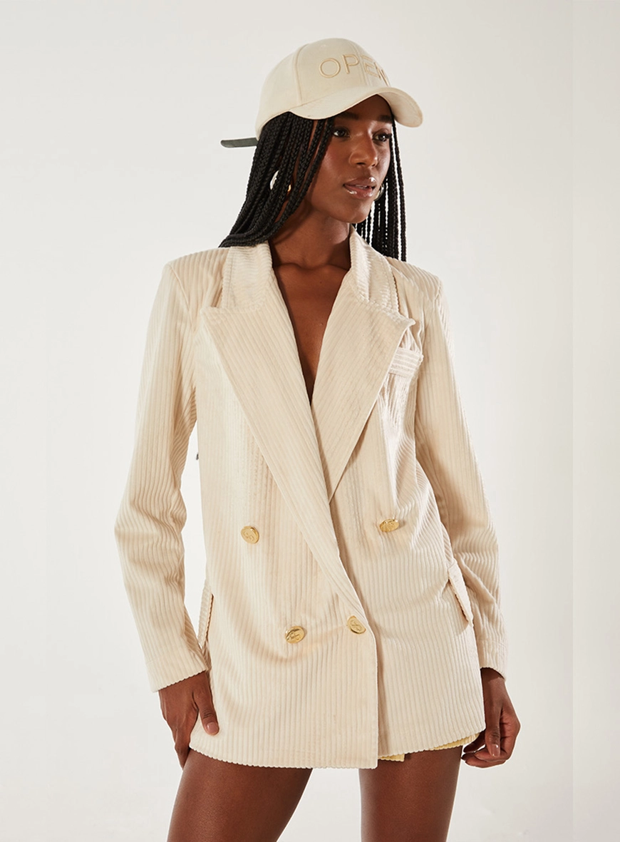 Blazer Com Lapelas Em Veludo Bege 1