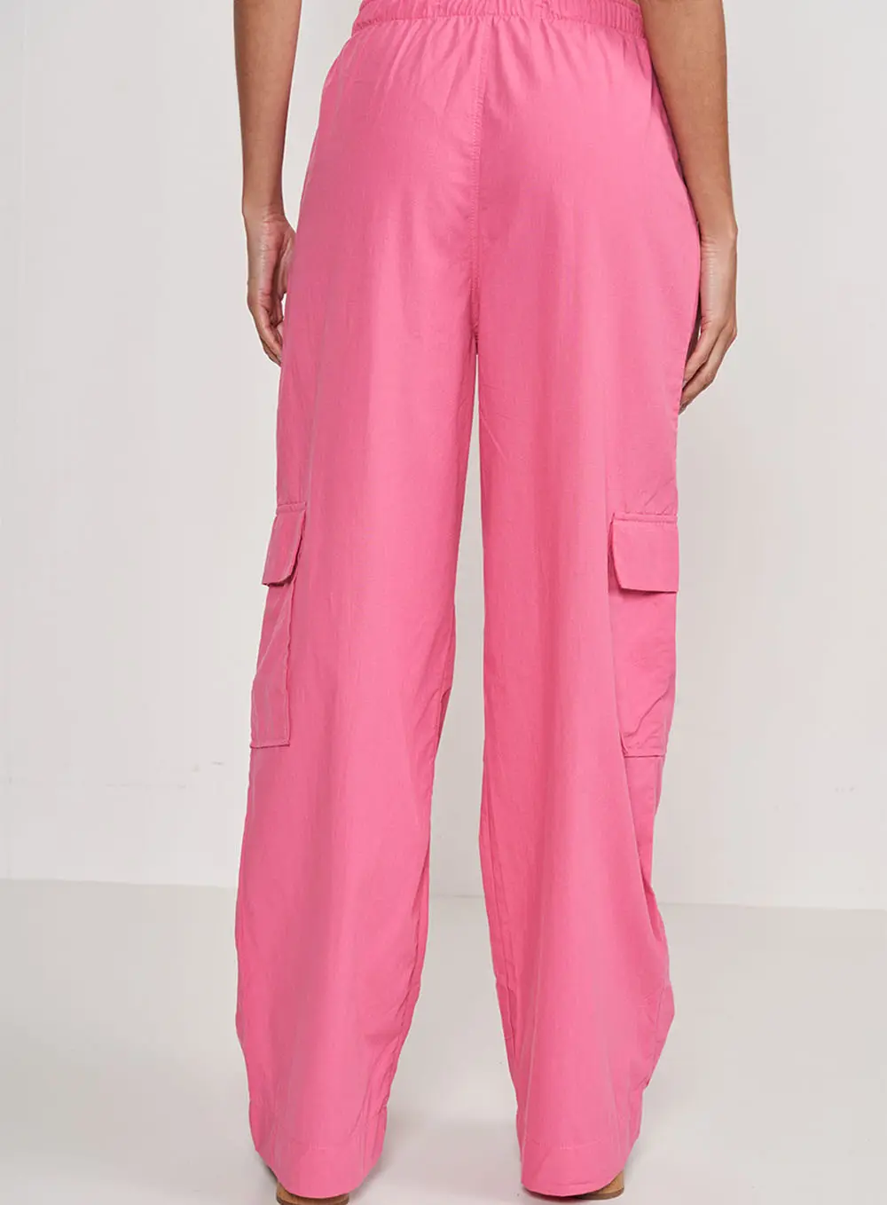 Calça Loose Com Bolsos Rosa Hiller