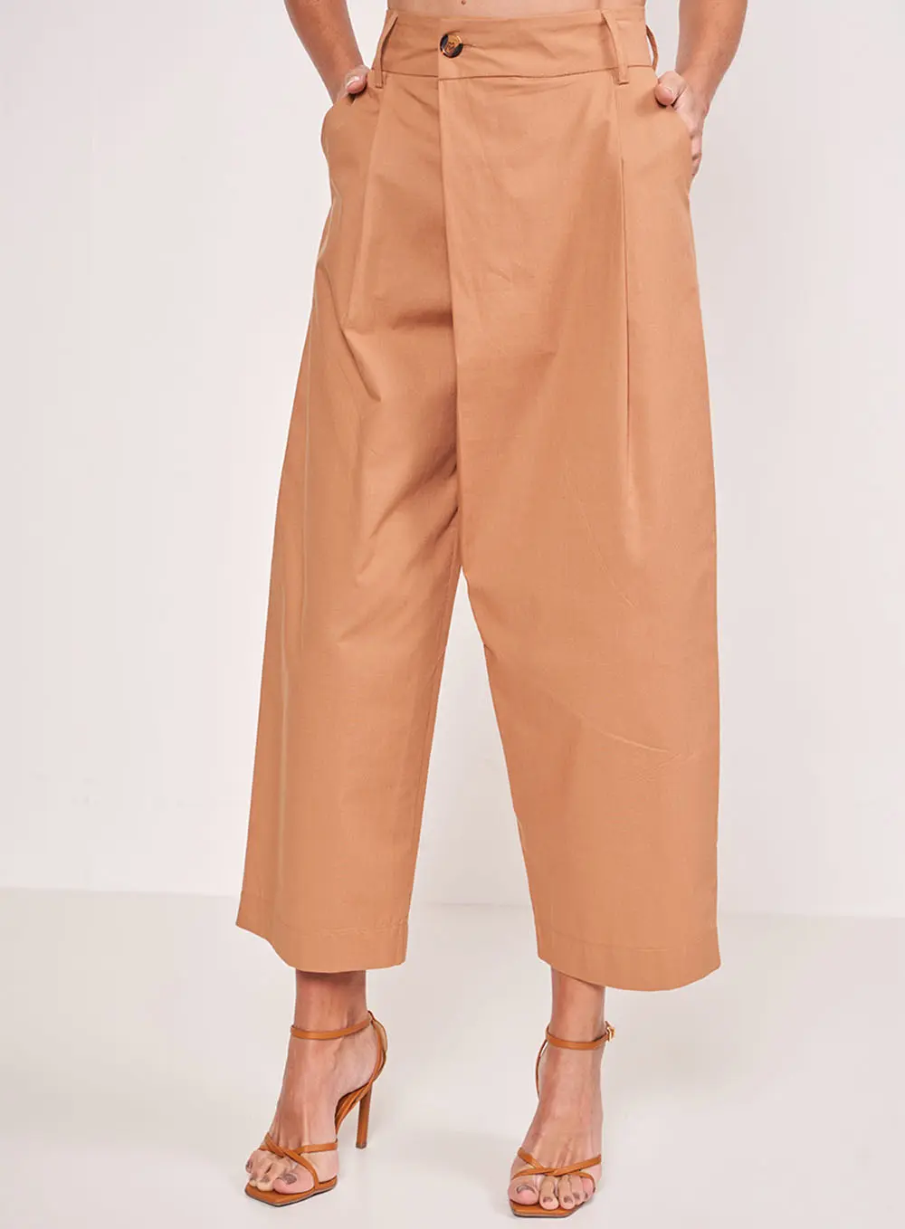 Calça Joana Com Cós Deslocado Marrom Delle