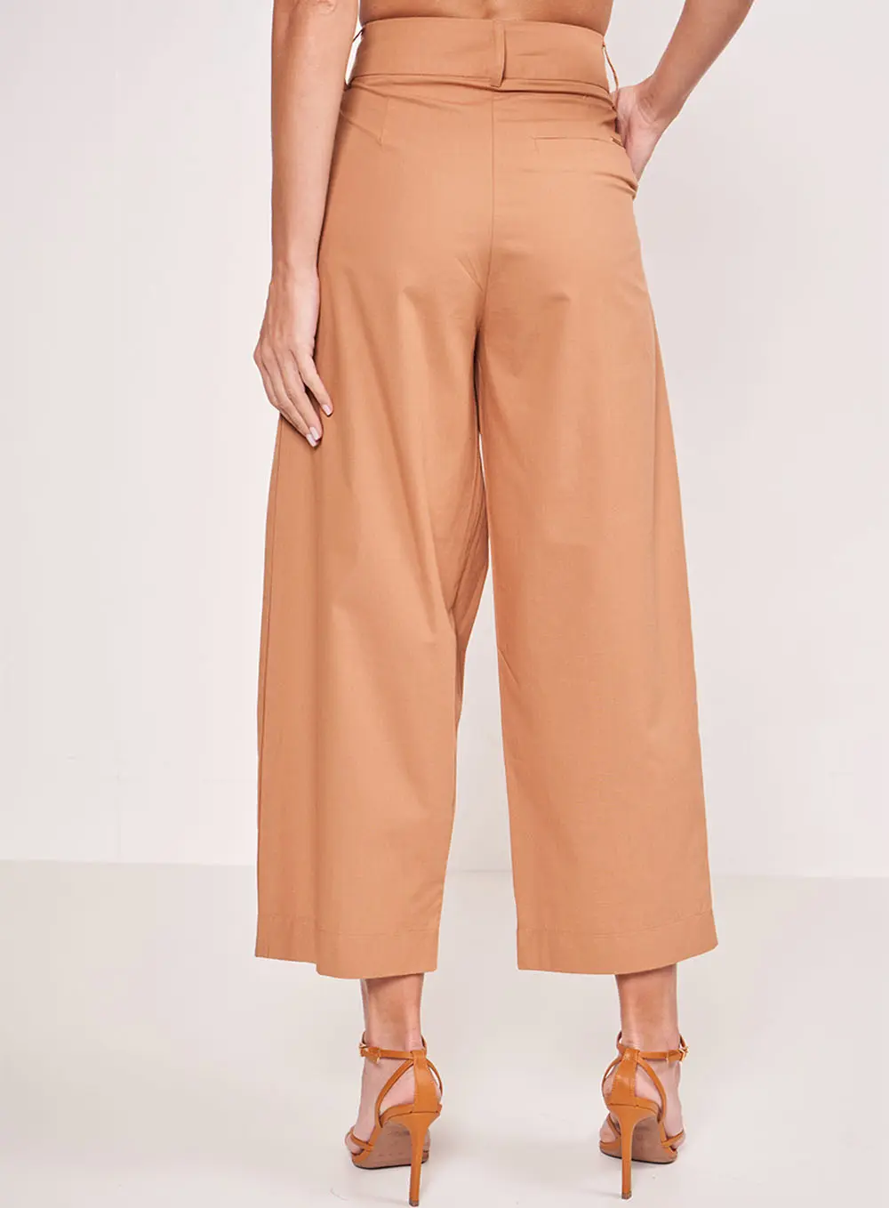 Calça Joana Com Cós Deslocado Marrom Delle