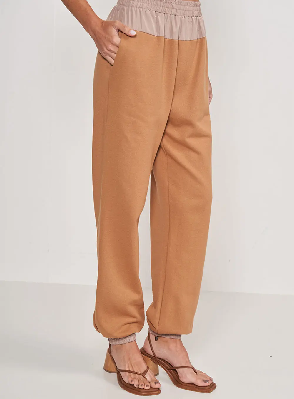 Calça De Moletom Loose Marrom Delle