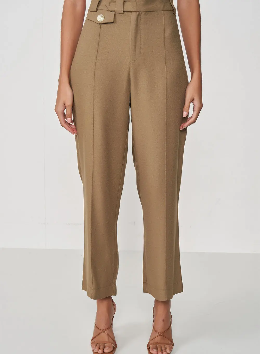 Calça Carrot Jade Alfaiataria Raquel Misk Bege Misk