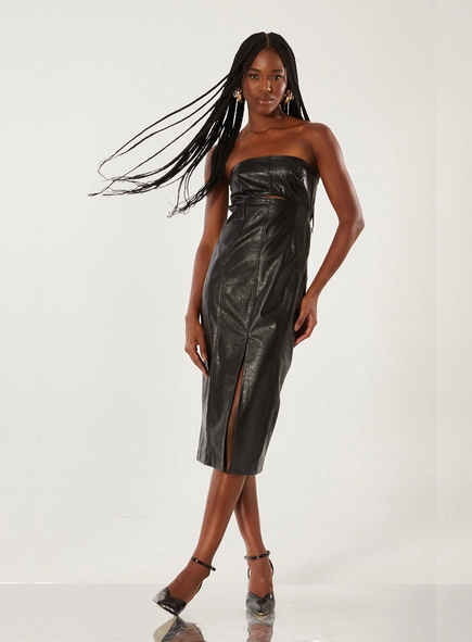 Vestido Sem Alças Com Recortes