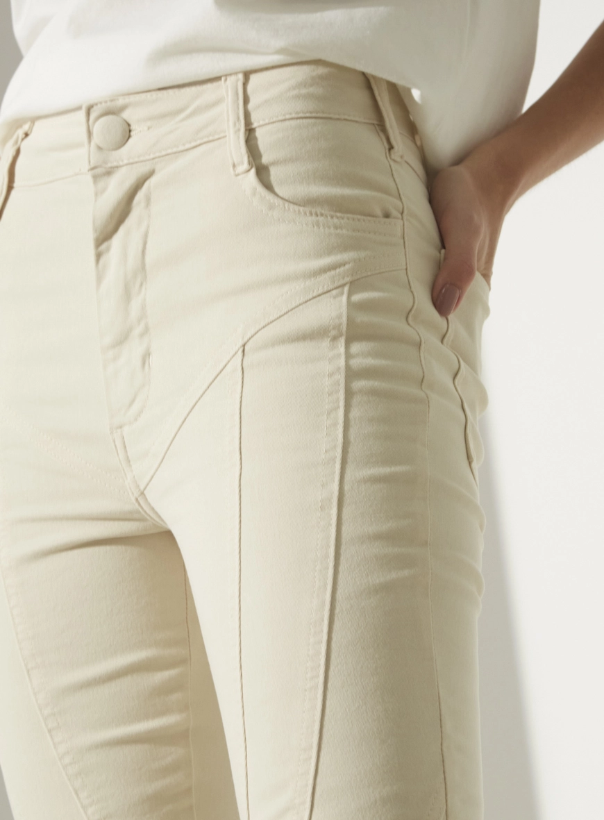 Calça Sarja Skinny Bege 3