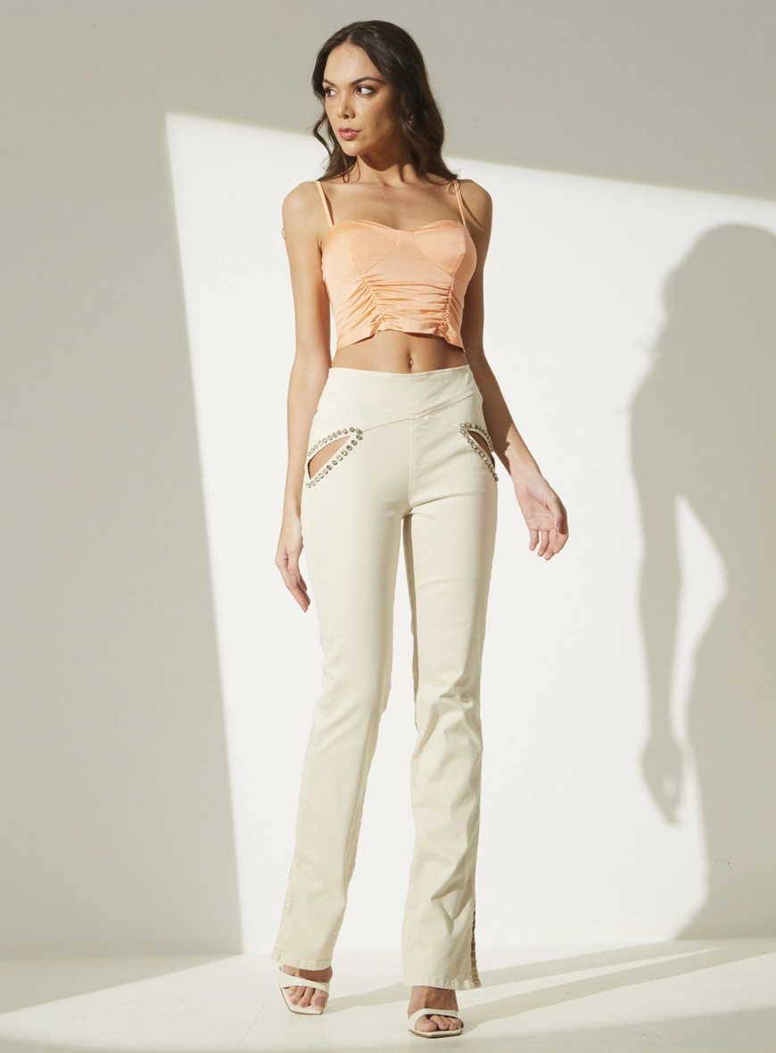 Calça Sarja Flare Com Bordado Manual Bege 4