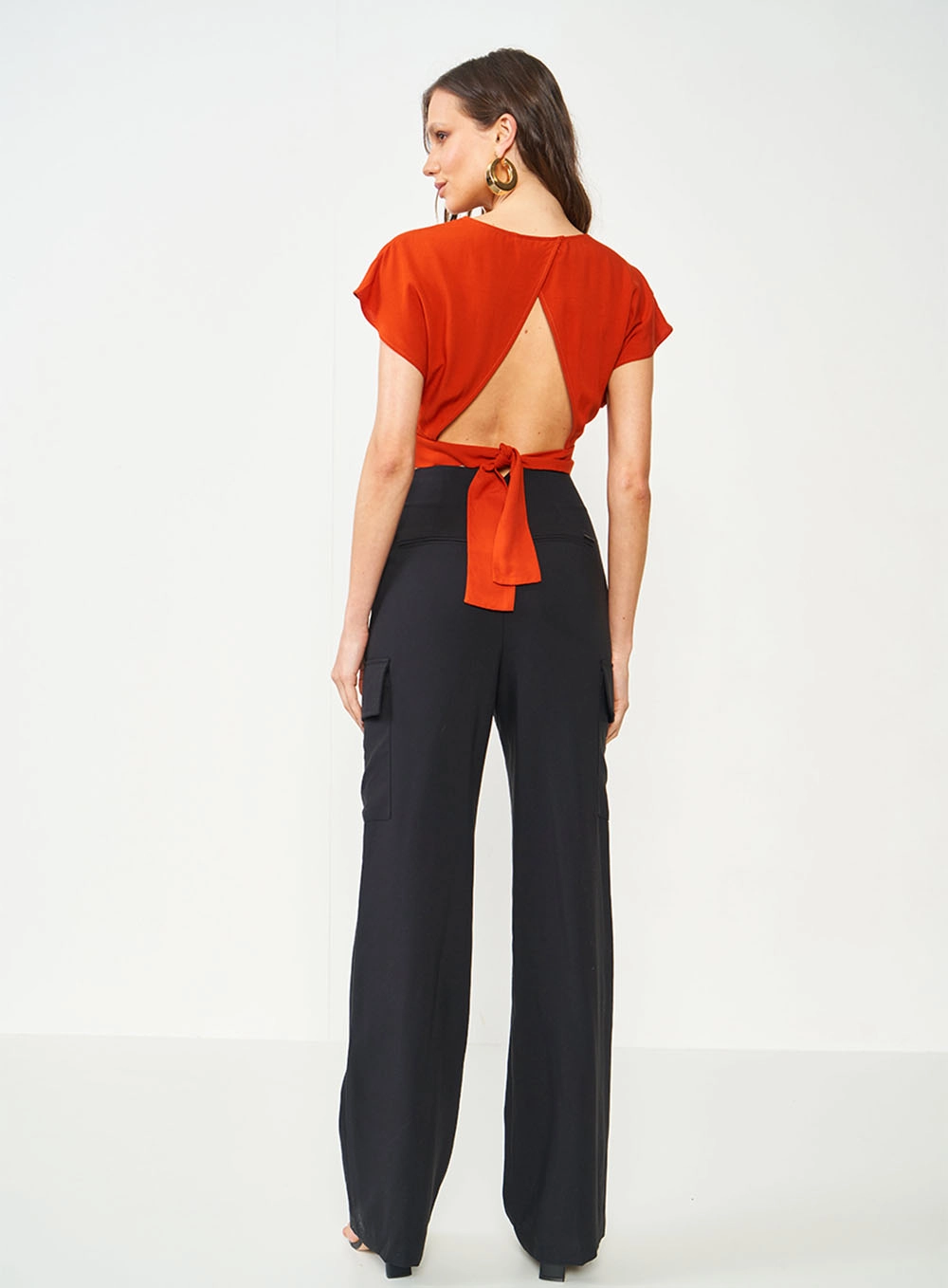 Blusa Slim Com Abertura Nas Costas Laranja