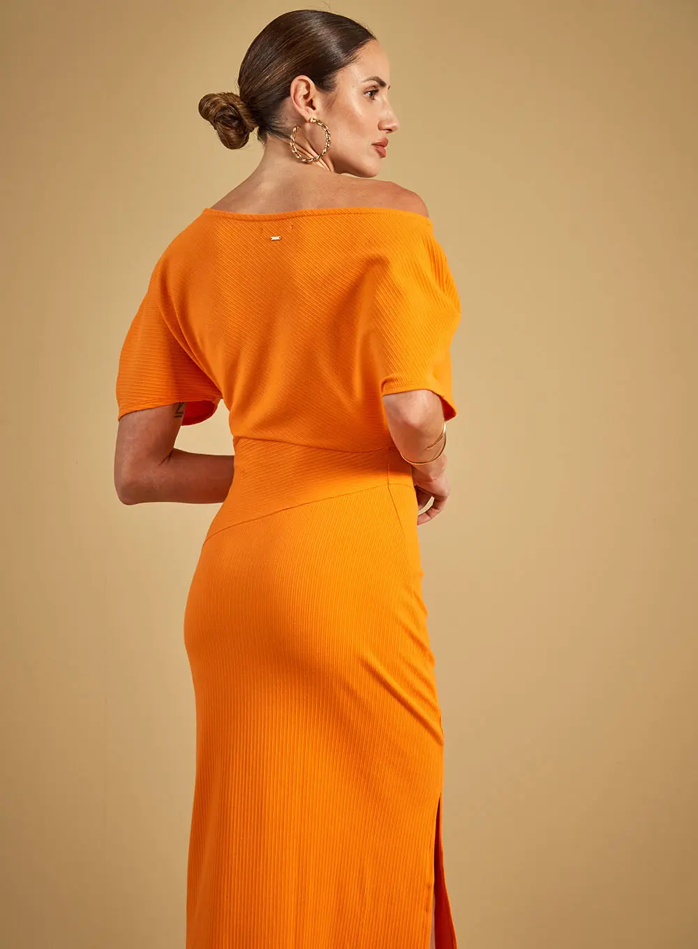 Vestido Canelado Com Fenda Laranja 2