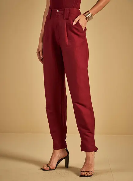 Calça Alfaiataria Detalhe Tornozelo