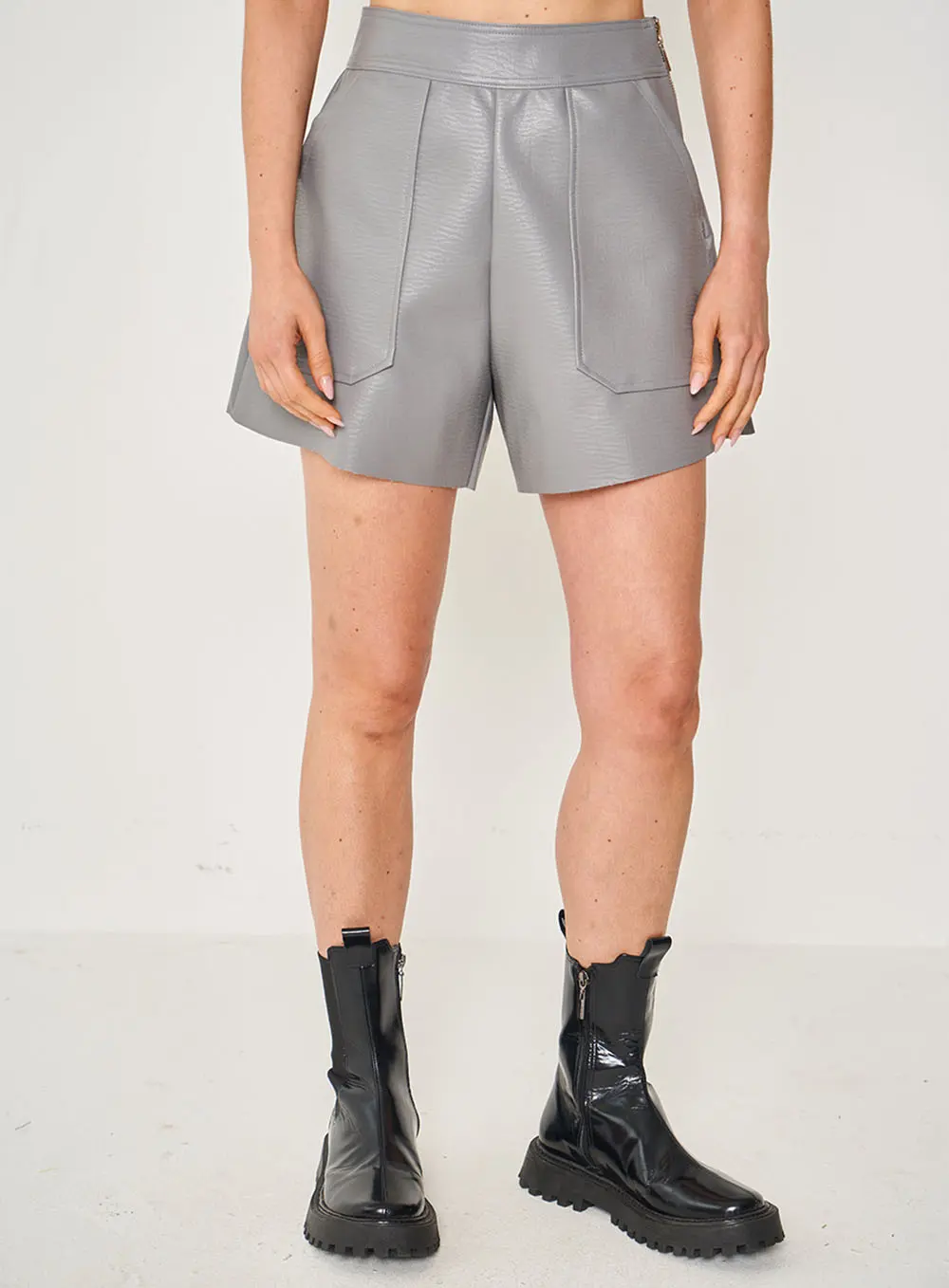Short Joana De Cintura Alta Cinza
