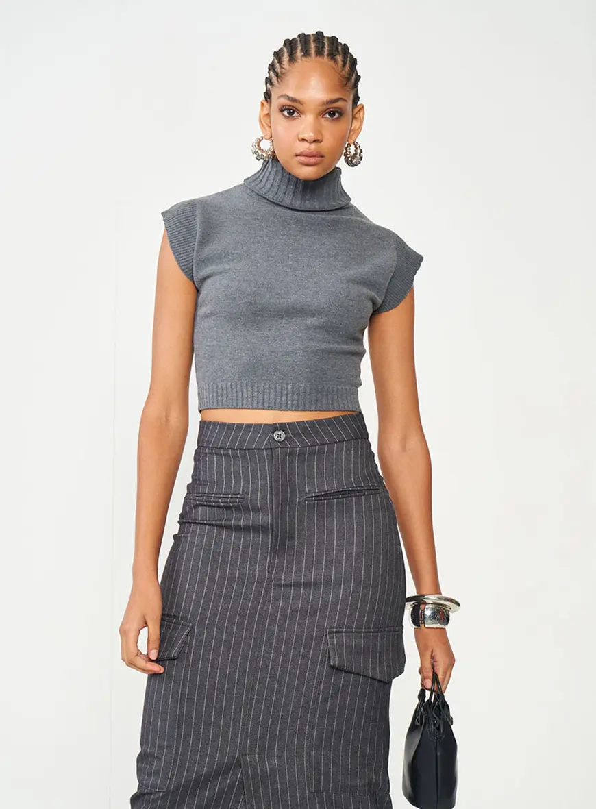 Blusa Cinza Slim De Tricô Gola Alta