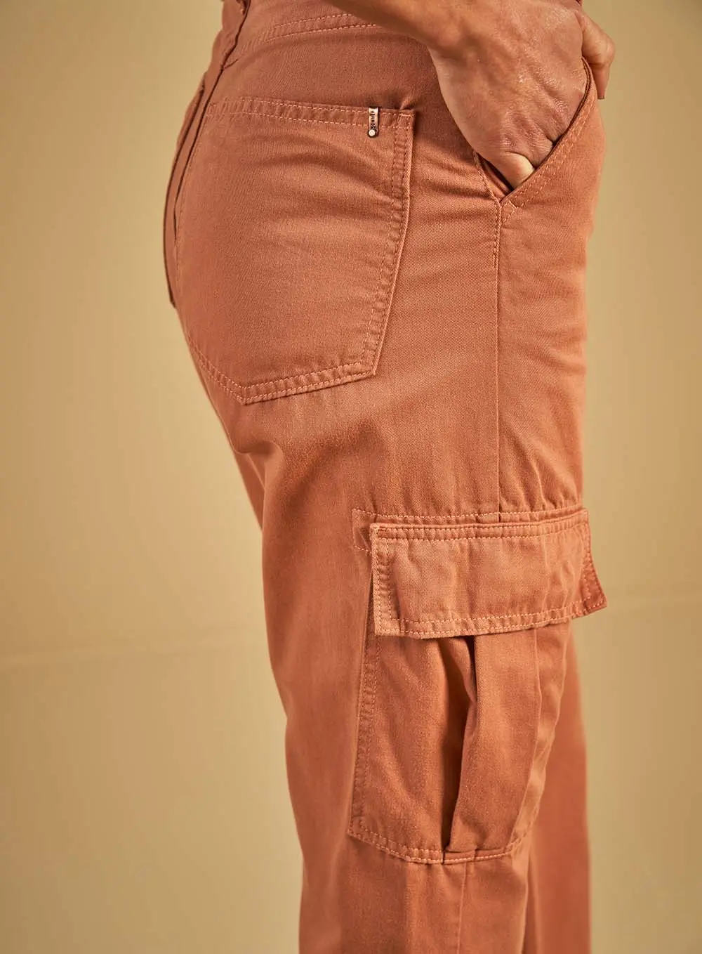 Calça Sarja Reta Marrom 3