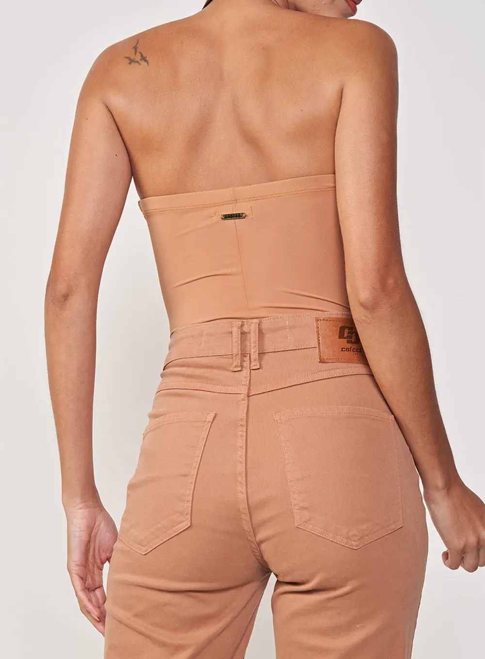Blusa Slim Com Recorte Frente Marrom Delle