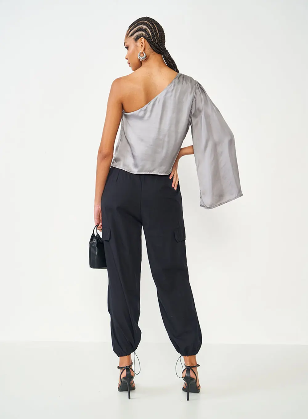 Blusa Ombro Só Assimétrica Cinza