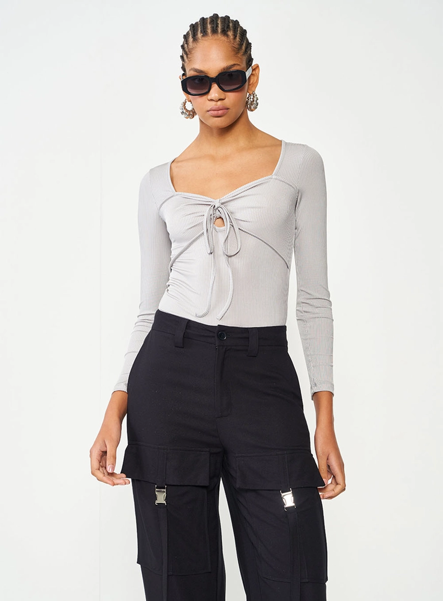 Blusa Canelada Com Amarração Cinza