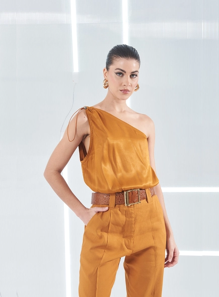 Blusa Assimétrica Com Detalhe Elástico