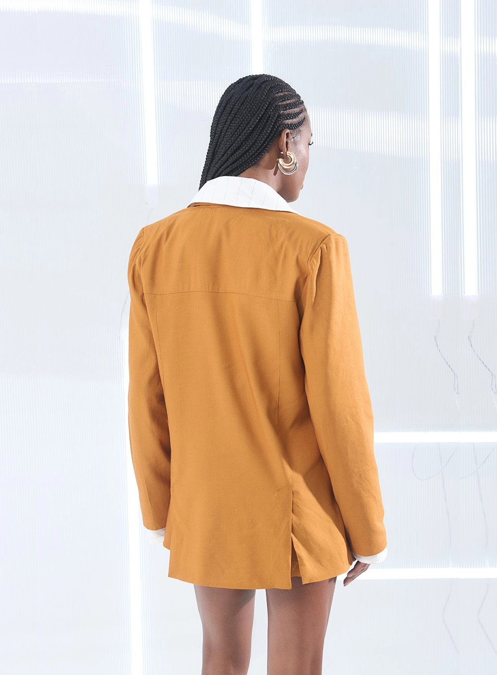 Blazer Em Linho Alfaiataria Com Botões Marrom 2