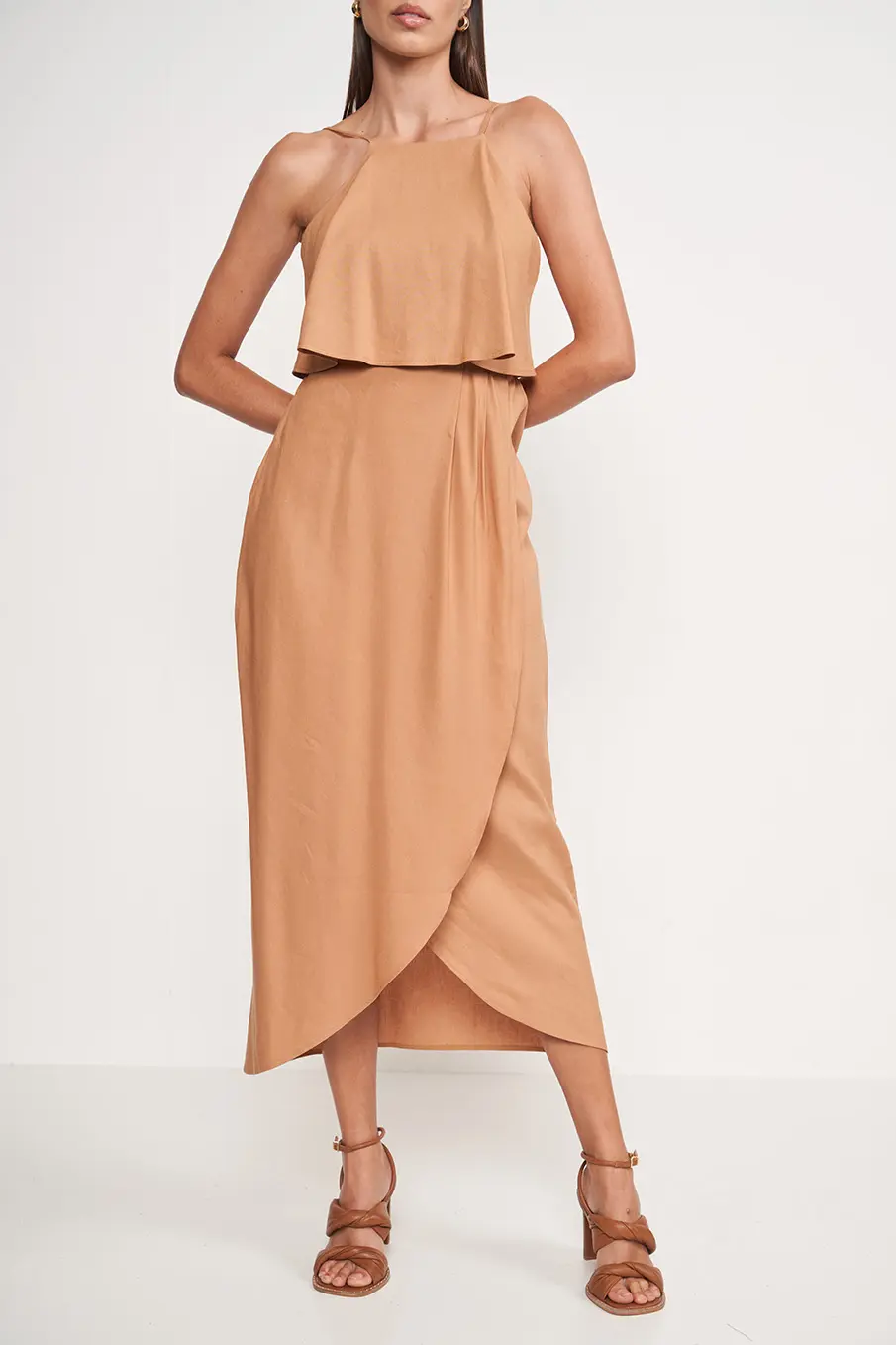 Vestido Longo Marrom Com Transpasse Marrom Ebbela