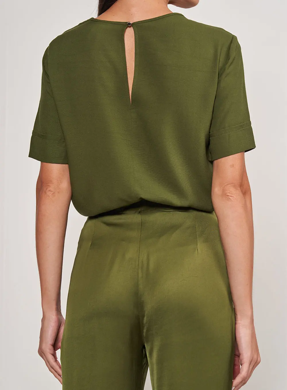 Camiseta Box Com Abertura Costas Verde Livas