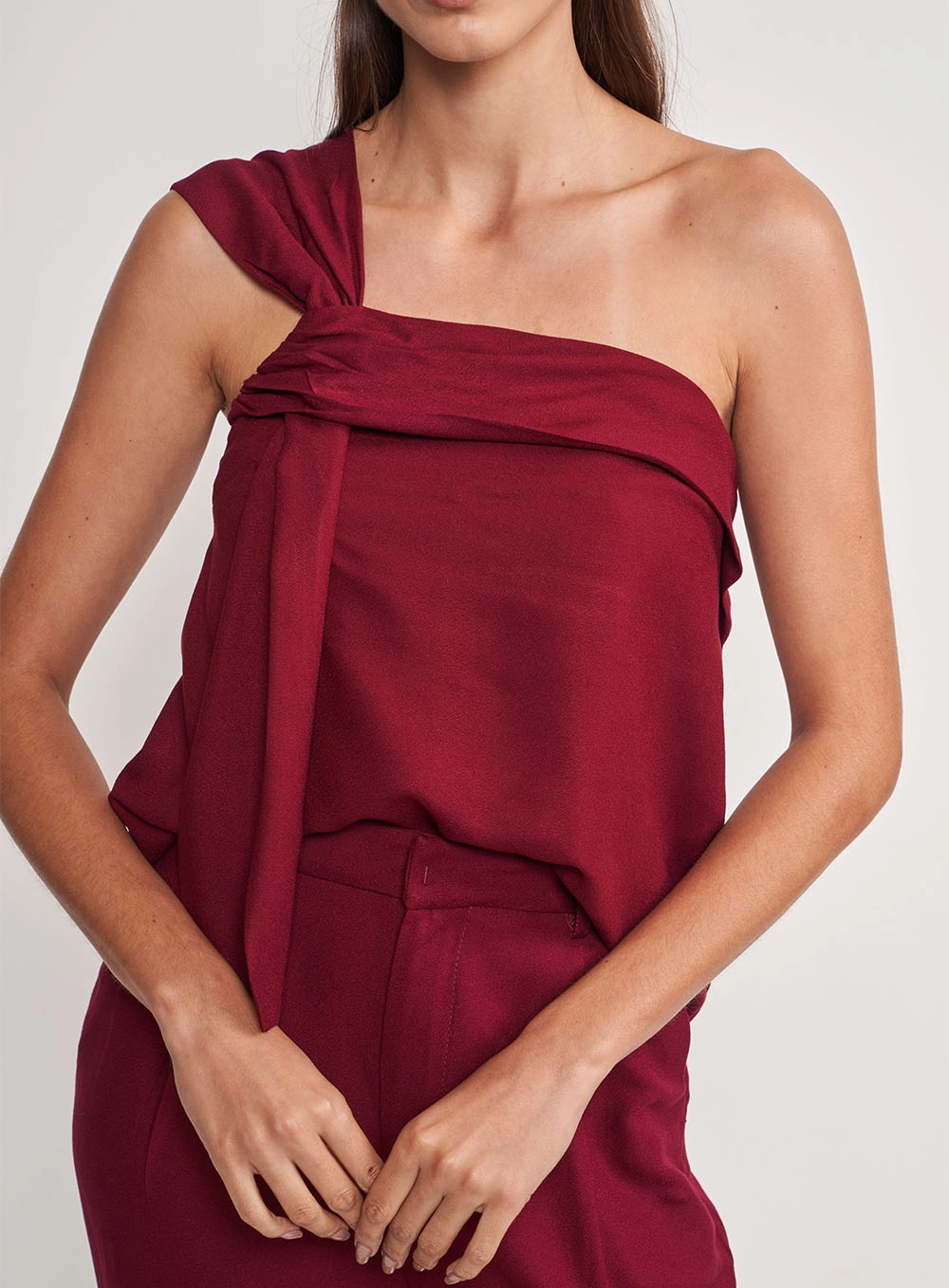 Blusa Com Torção Unilateral Bordo