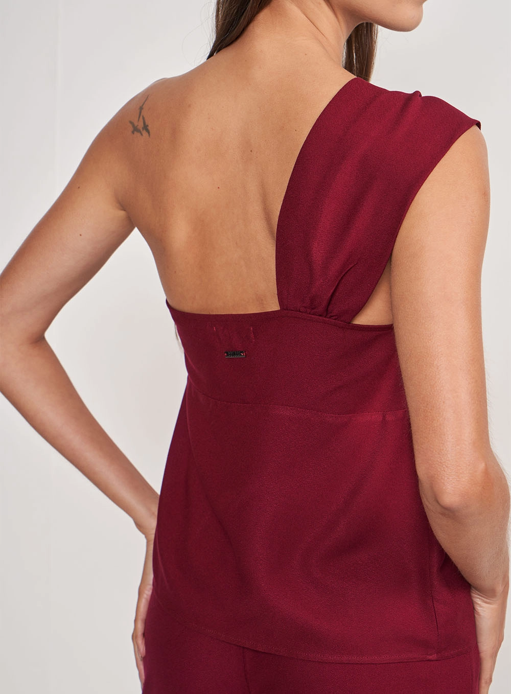Blusa Com Torção Unilateral Bordo