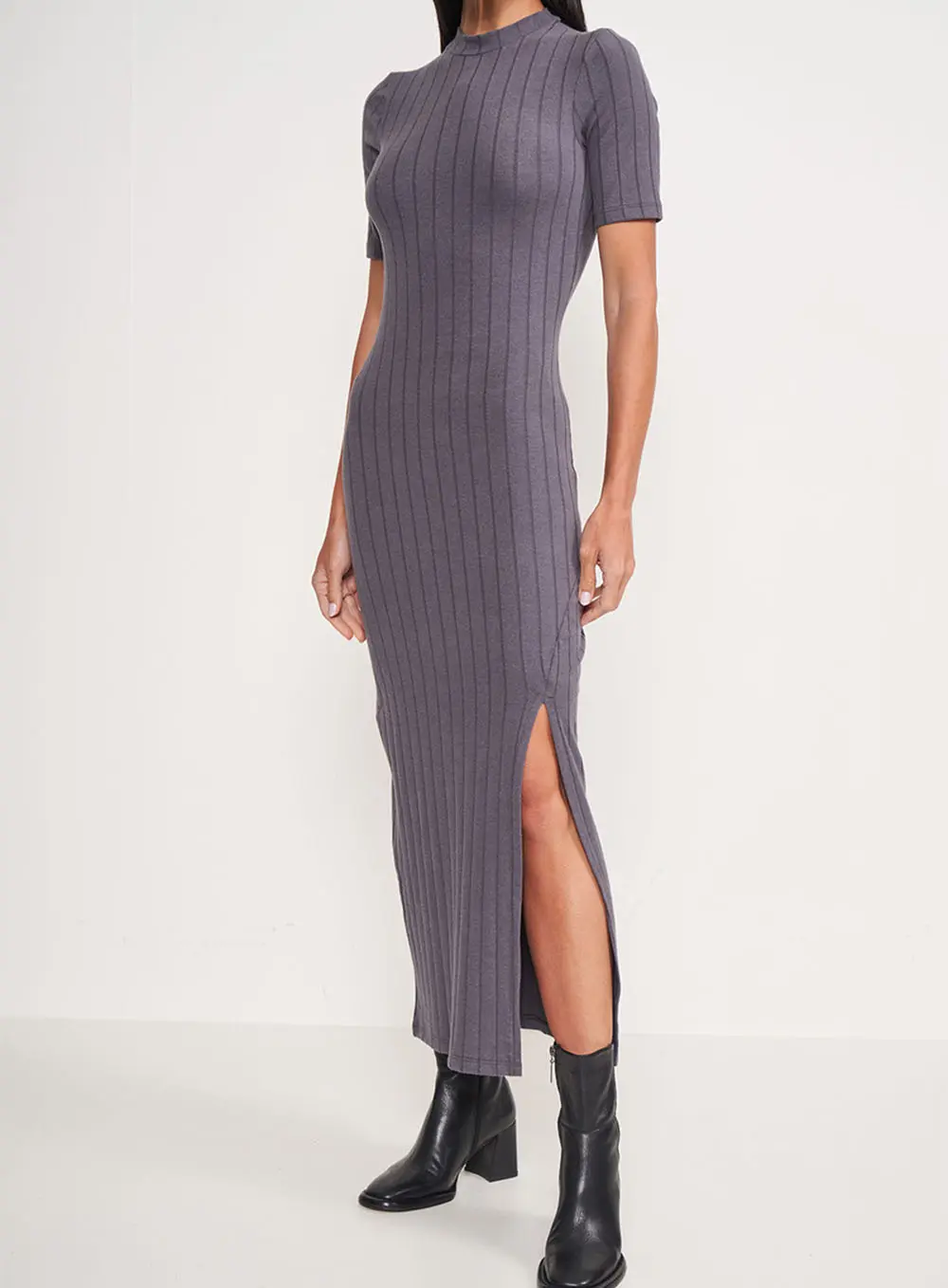Vestido Canelado Midi Com Fenda CINZA