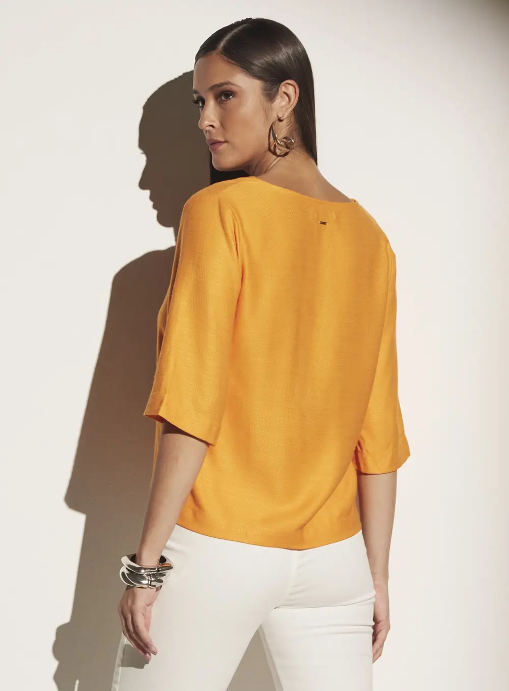 Camiseta Ampla Decote V Laranja 2