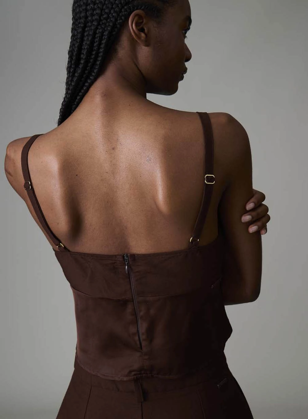 Blusa Com Linho Cut Out Marrom 2