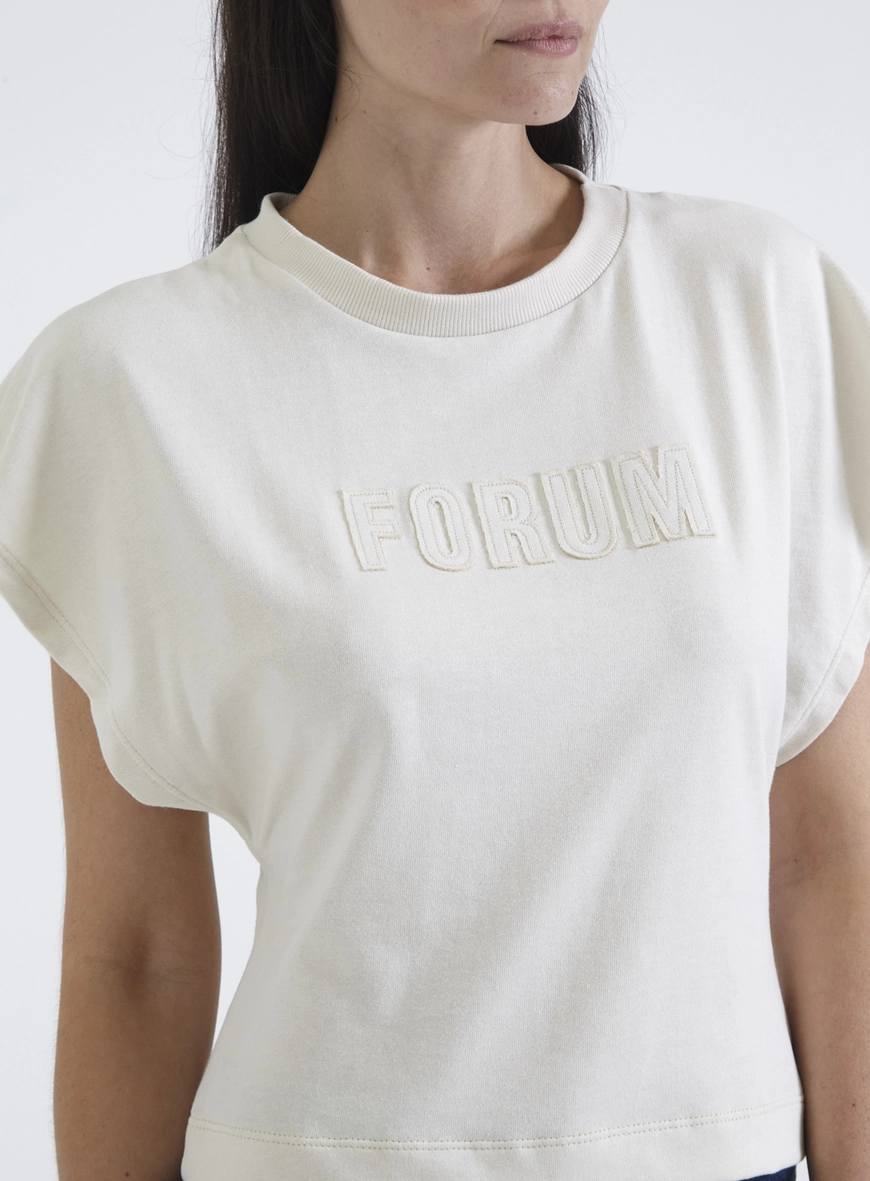 Camiseta Fashion Com Bordado Frontal Bege