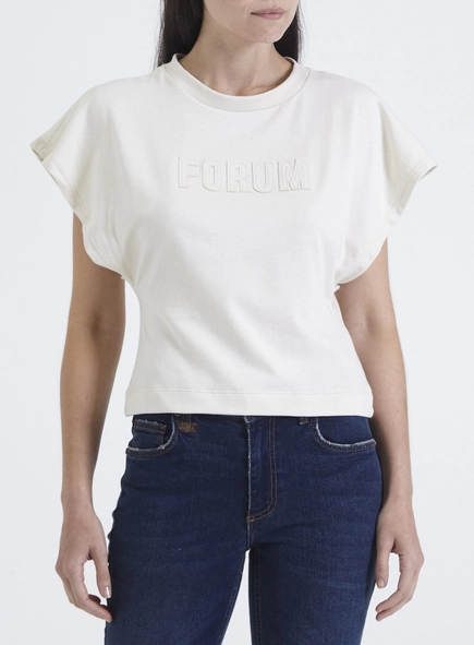 Camiseta Fashion Com Bordado Frontal