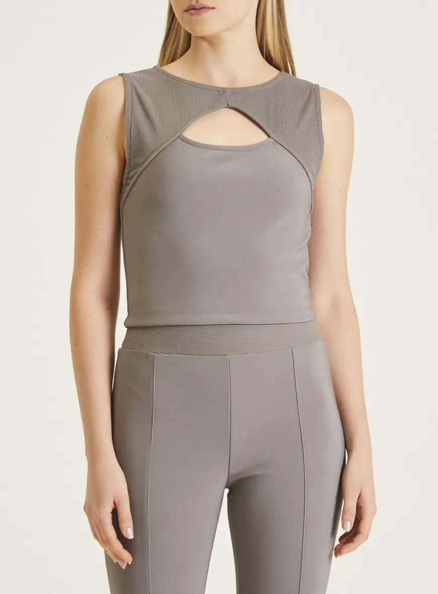 Blusa Justa Com Recorte Cinza Níquel