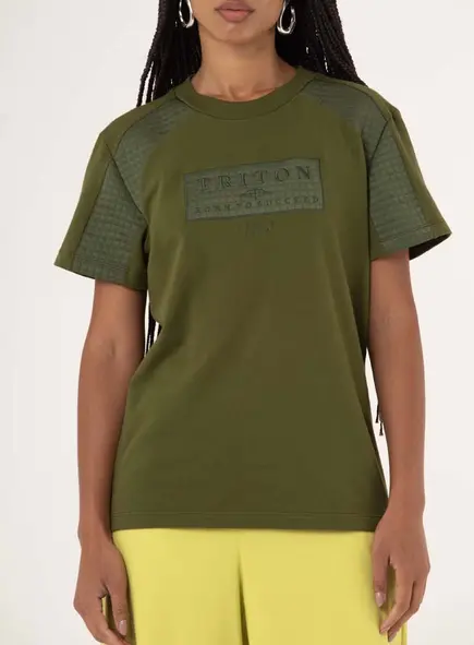 Camiseta Detalhe Matelassê