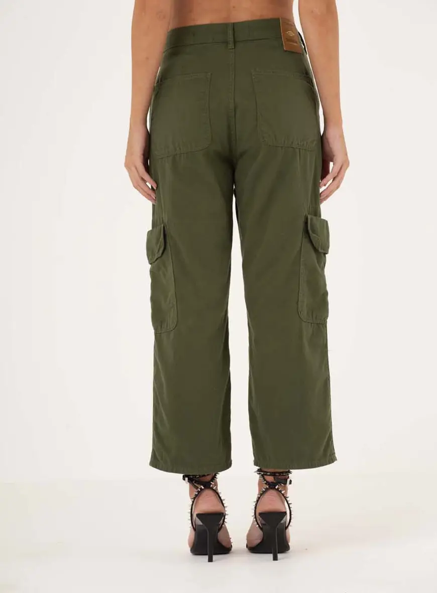 Calça Sarja Com Bolsos Carol Verde Livas 2