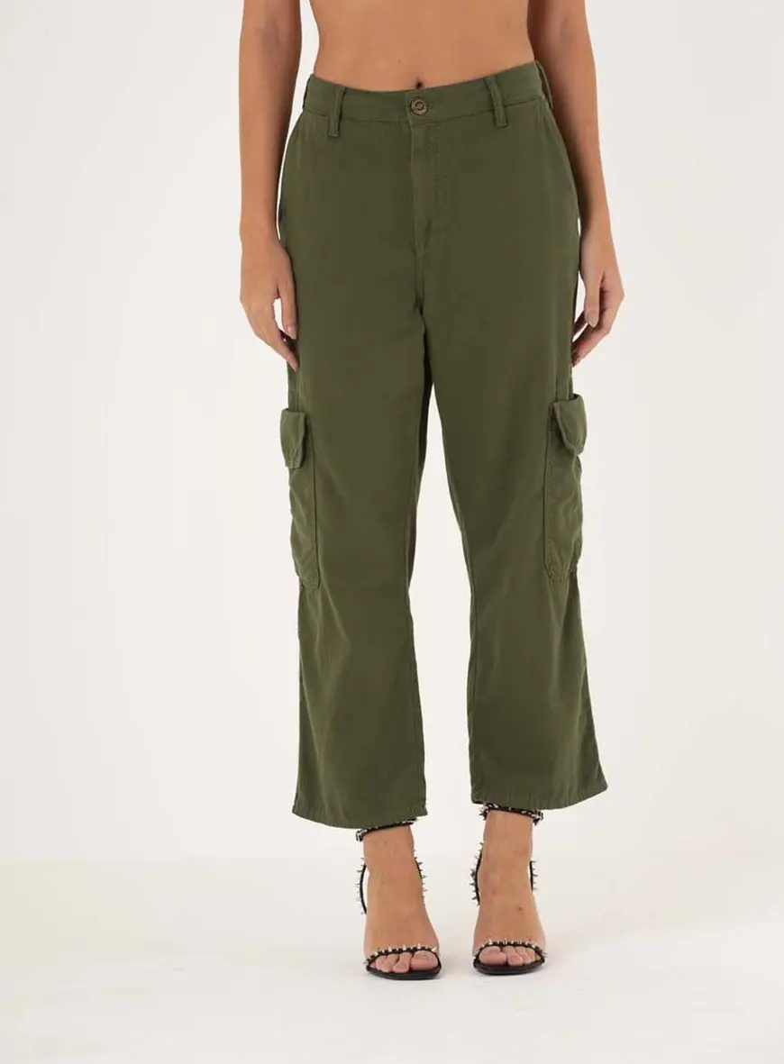 Calça Sarja Com Bolsos Carol Verde Livas 4