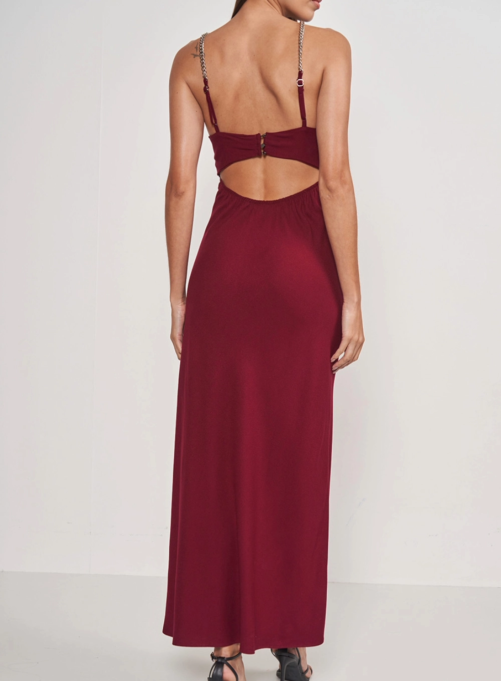 Vestido Slim Com Detalhe Em Metal Bordo