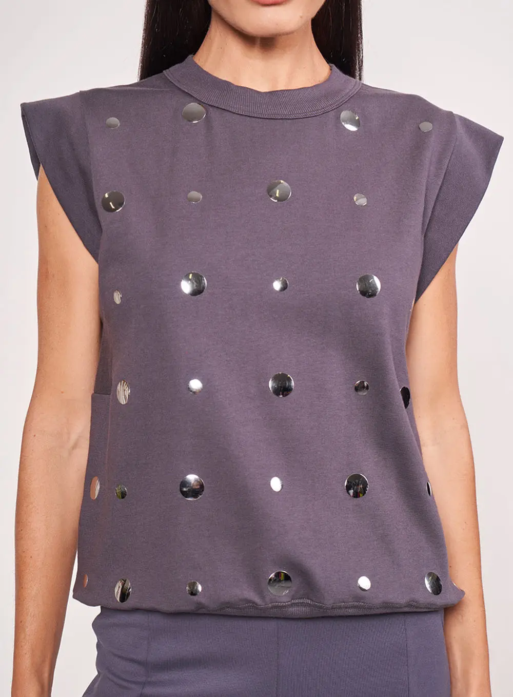 Camiseta Cinza Com Aplicação De Bolinhas Espelhadas CINZA