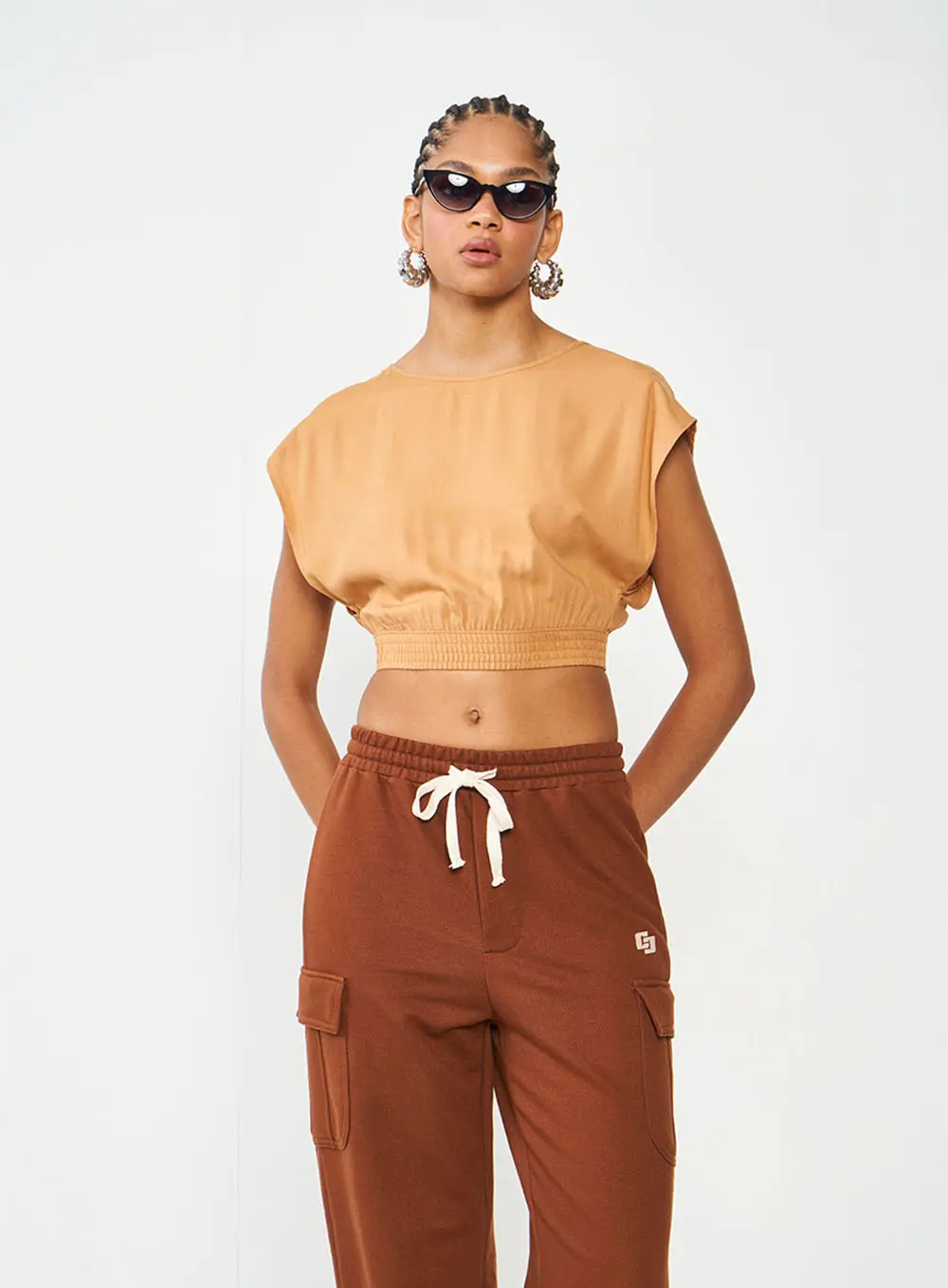Blusa Cropped Marrom Com Elástico Marrom Delle