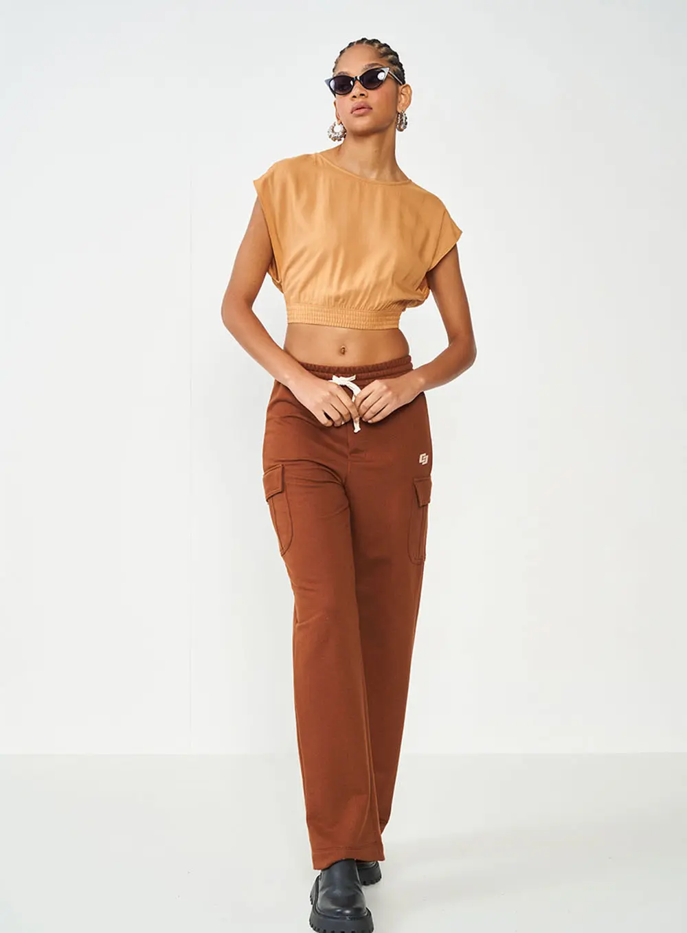 Blusa Cropped Marrom Com Elástico Marrom Delle