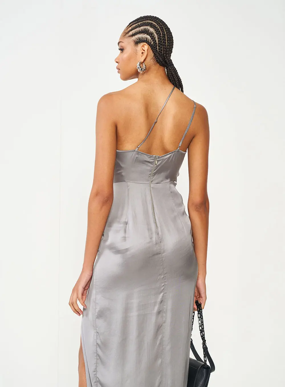 Vestido Assimétrico Com Fenda Cinza
