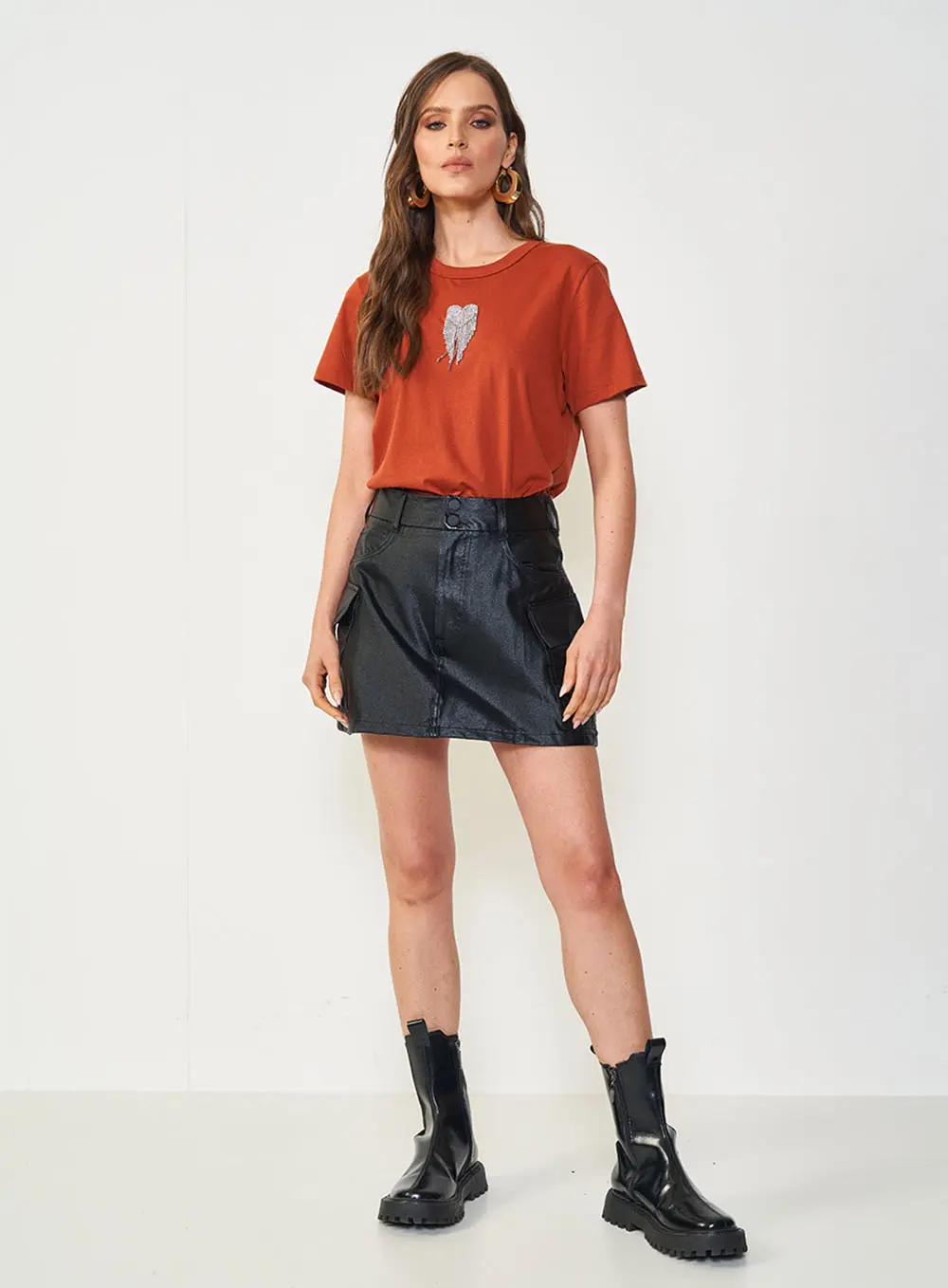 Camiseta Com Aplicação Marrom