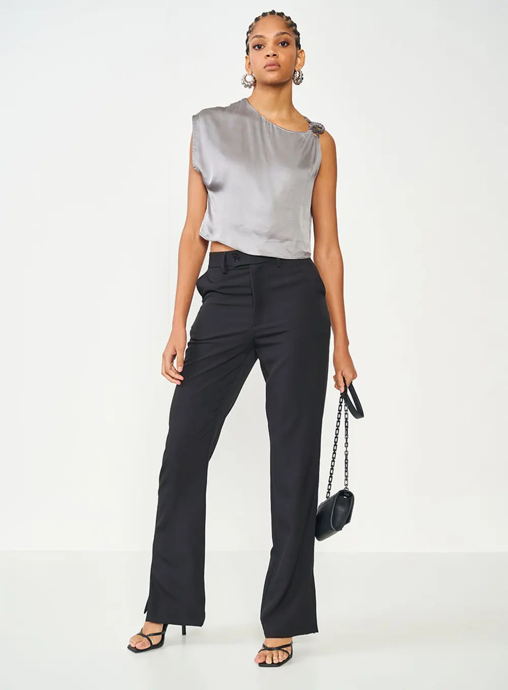 Blusa Detalhe Alça Cinza
